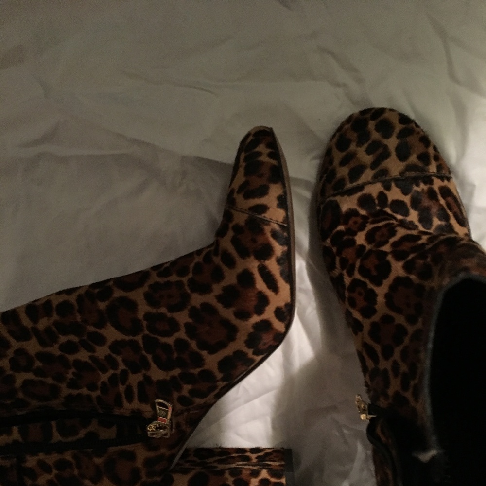 Ann Taylor Brown Tan Animal Print ankle boot calf